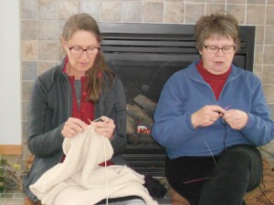 A picture of contented knitters. Michele and Francy.
